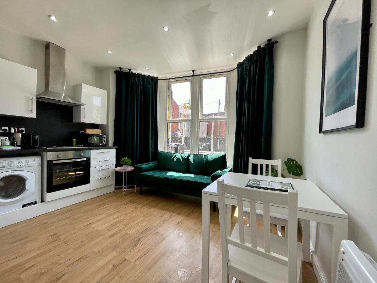 1 Bed 2 Person Apartment City Centre Кардифф Экстерьер фото